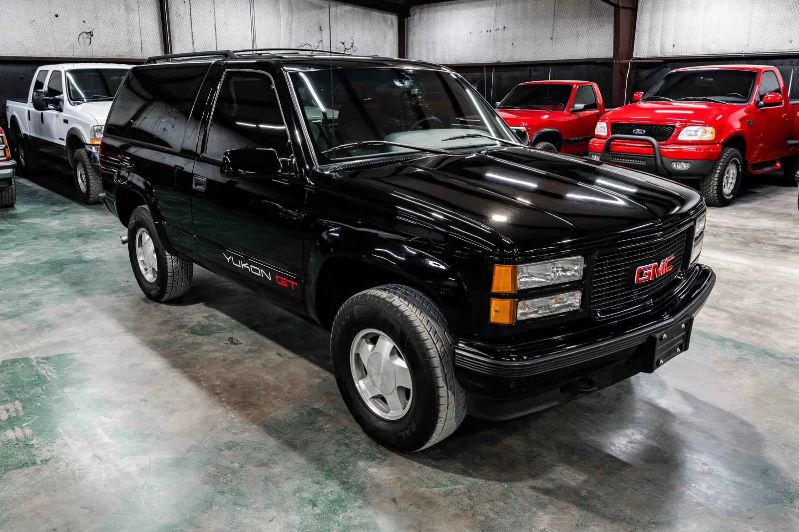  1996-GMC-Yukon-Black-521711-39.jpg